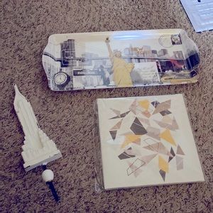 3 Piece NYC Home Decor Set